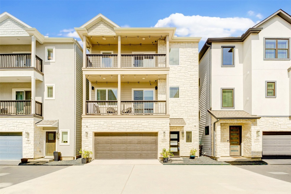 1444 W 34th 1 2 St, Houston, TX 77018 - photo 1