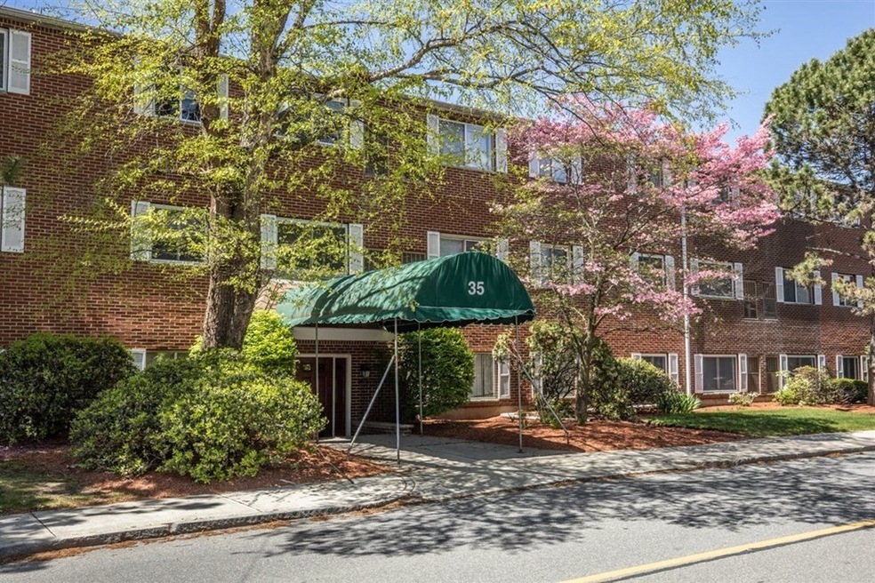 35 Prospect St unit 206, Woburn, MA 01801 - photo 1