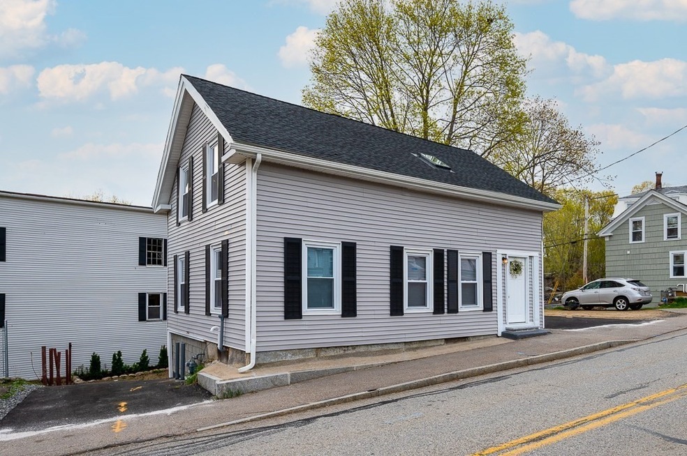 24 Maple St, Spencer, MA 01562 - photo 1