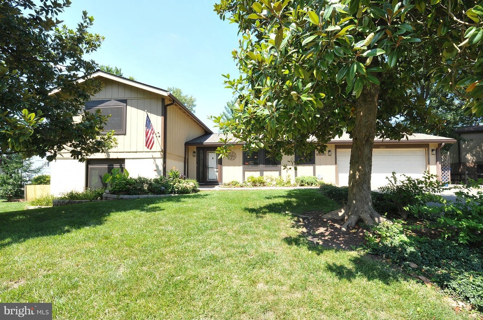 2523 Oakhampton Place, Herndon, VA 20171 - photo 1