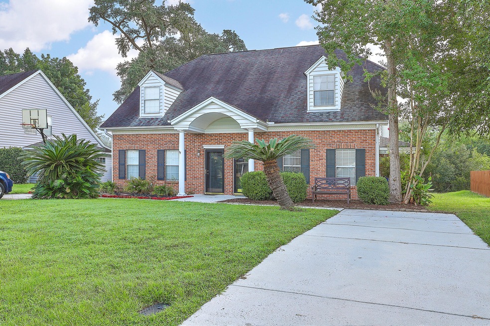 Spacious Driveway