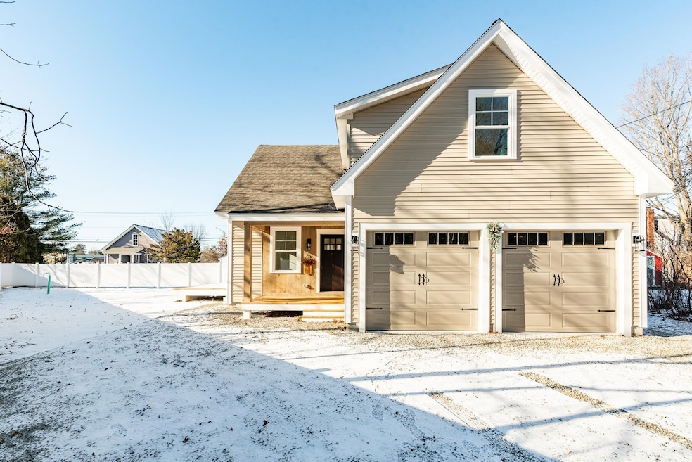 11 Kelwyn Dr, Dover, NH 03820 - photo 1