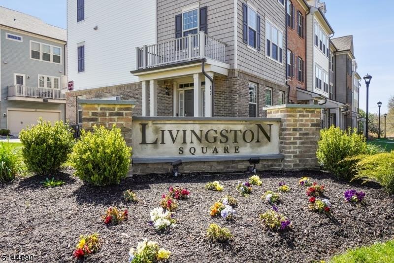 31 Braeburn Ct, Livingston, NJ 07039 - photo 1