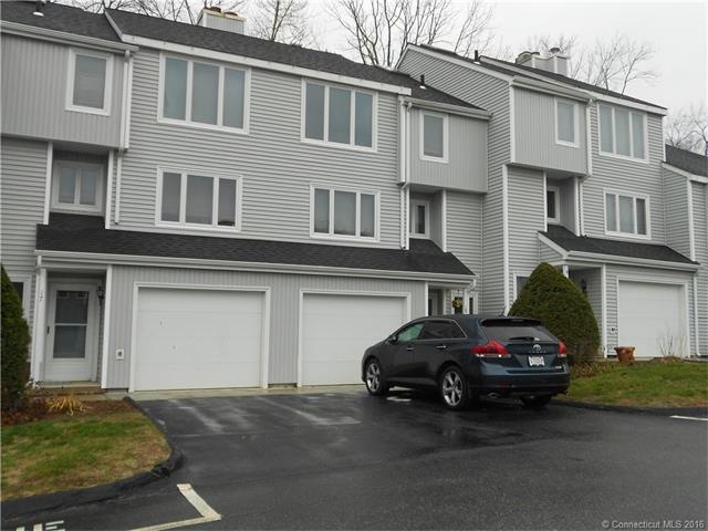 257 Sabin St unit 18, Putnam, CT 06260 - photo 1