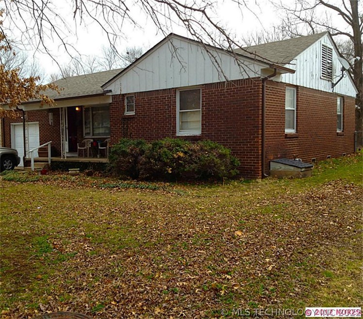 Welcome Home to your charming Bungalow!  New Roof!