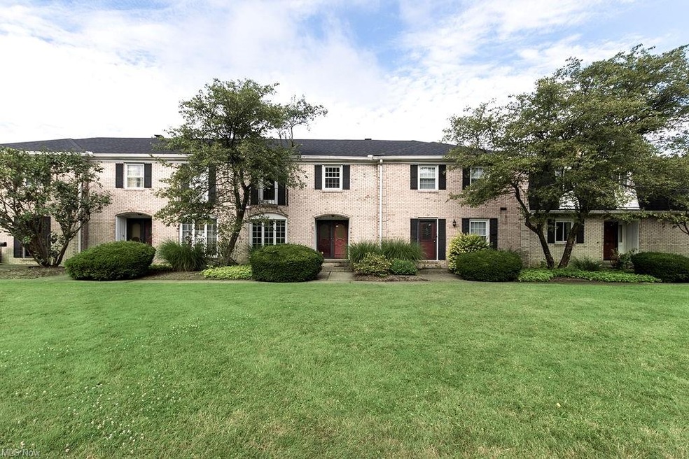 All brick condos... welcome to your new home at 82