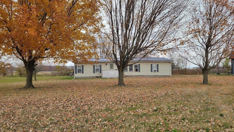 10793 E 200 N, van Buren, IN 46991 - photo 1