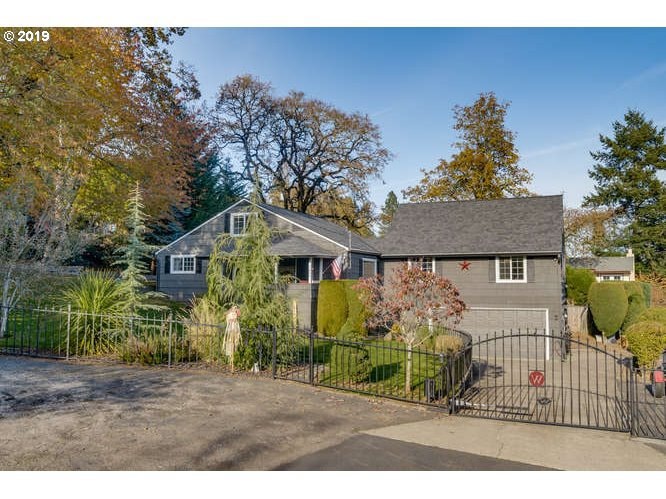 1885 Sunset Ct, West Linn, OR 97068 - photo 1