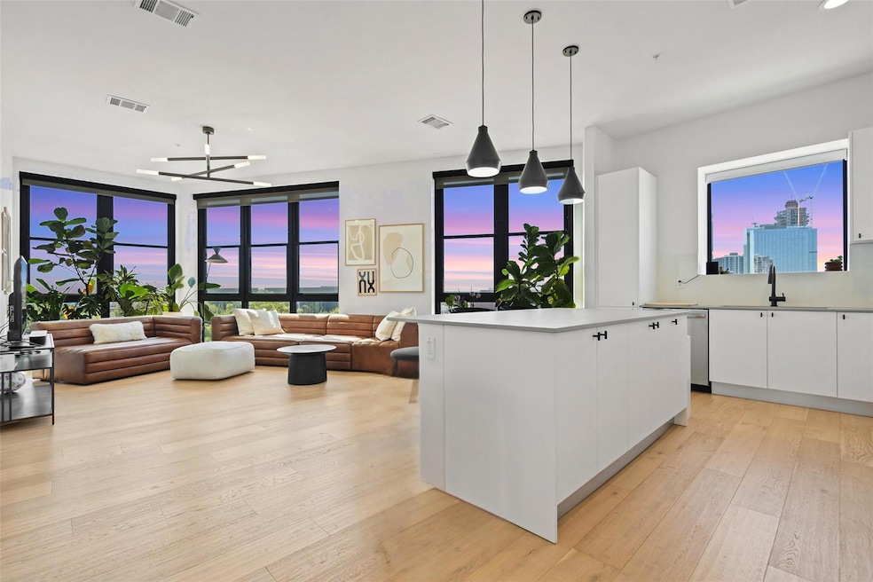 For Sale $899,000 • Co-Listing Agent