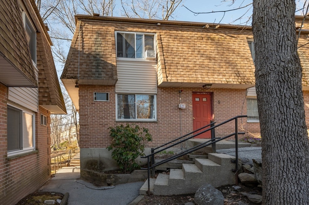 244 18th St unit 6, Dracut, MA 01826 - photo 1