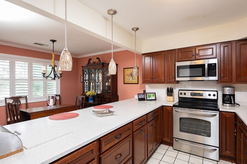 802 Tuckers Ln unit 802, Hingham, MA 02043 - photo 1