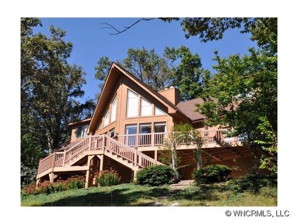 Home has Mountain Views