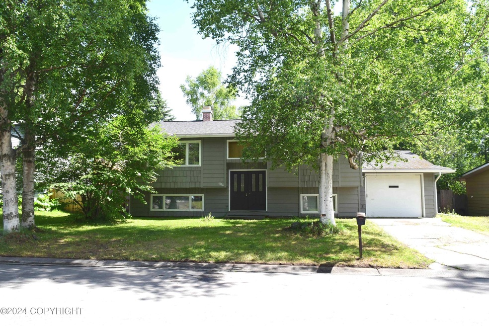 1826 Cindylee Ln, Anchorage, AK 99507 - photo 1