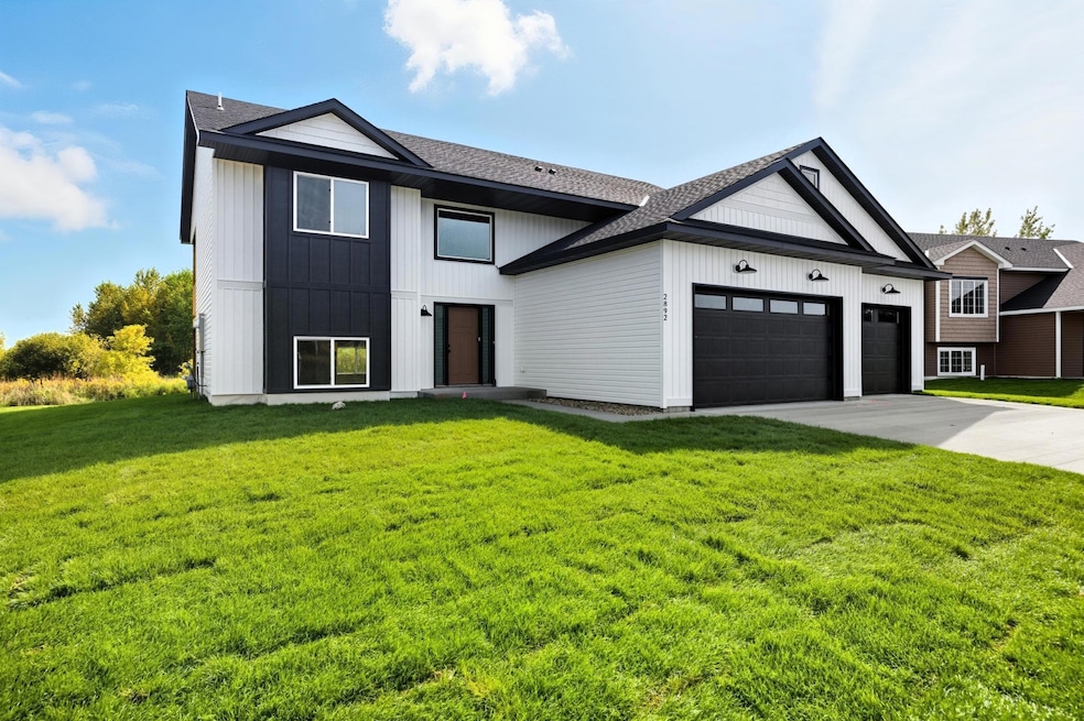 2892 29th St NE, Sauk Rapids, MN 56379 - photo 1