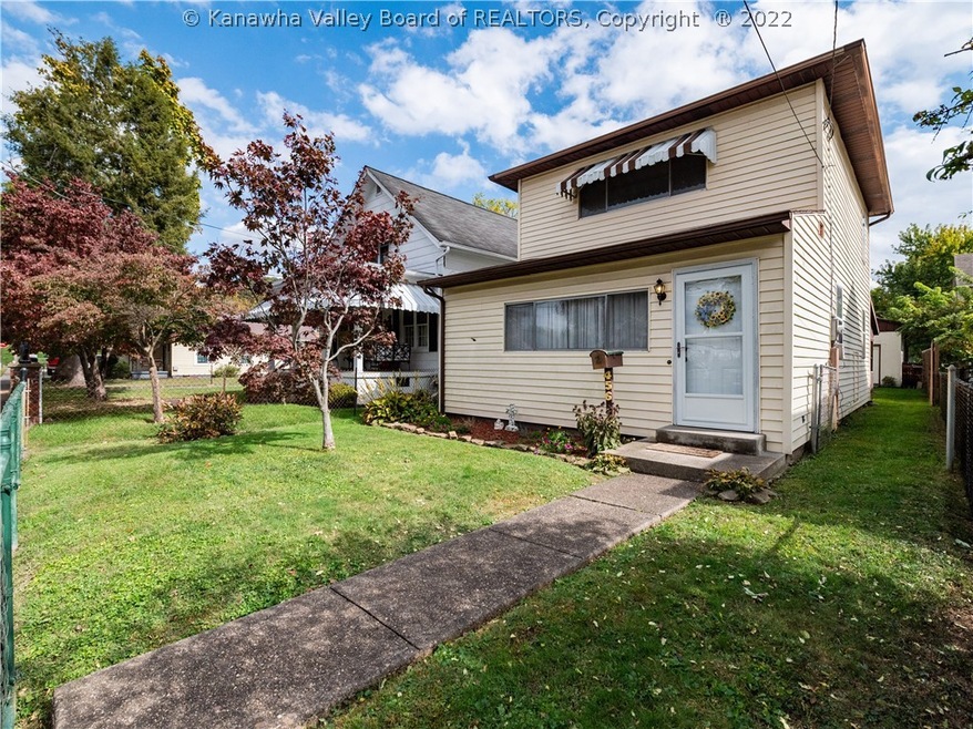 456 17th St, Dunbar, WV 25064 - photo 1