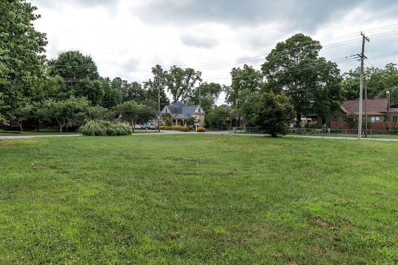 DOWNTOWN EDGE CORNER LOT IN BENTONVILLE