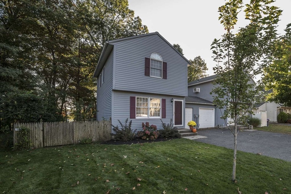 71 Glenmore St, Springfield, MA 01129 - photo 1
