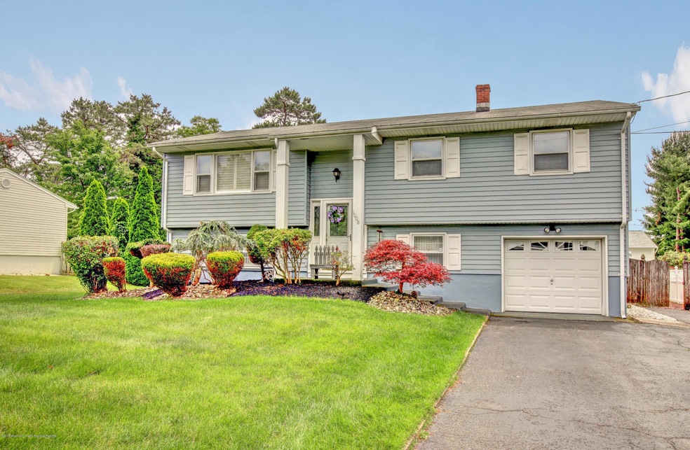 1008 Broadway Blvd, Toms River, NJ 08757 - photo 1