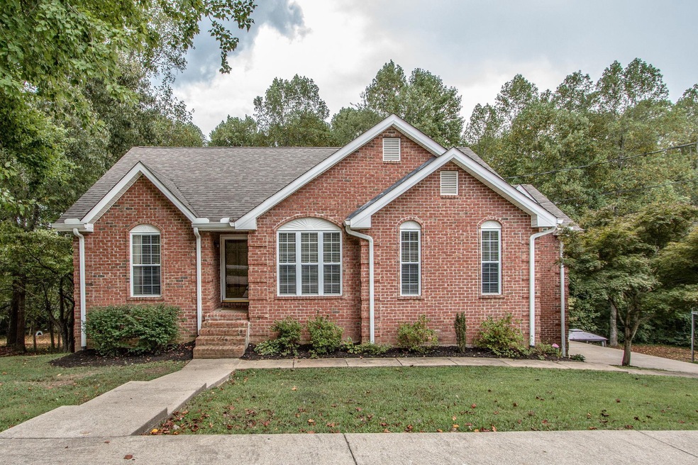 173 Hickory Hollow Dr, Dickson, TN 37055 - photo 1