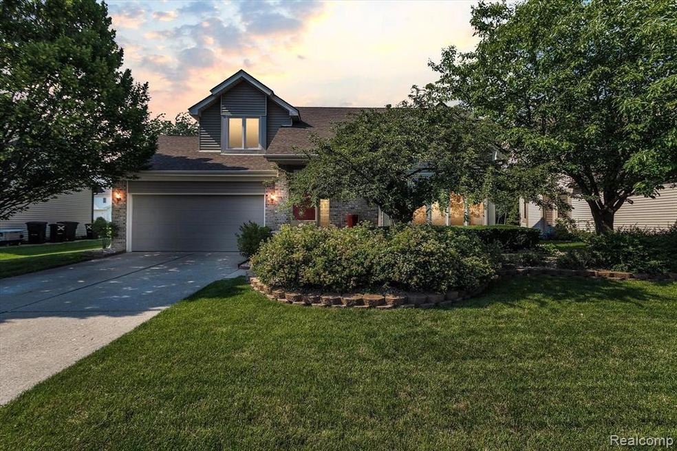 01-27818 Western Golf Dr -Windowstill Real Estate Photography-1.jpg