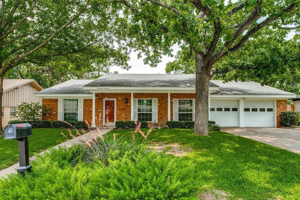 1717 Acorn Ln, Hurst, TX 76054 - photo 1