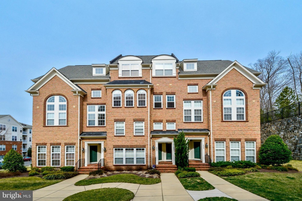 9601 Wigfall Way unit 72, Manassas Park, VA 20111 - photo 1
