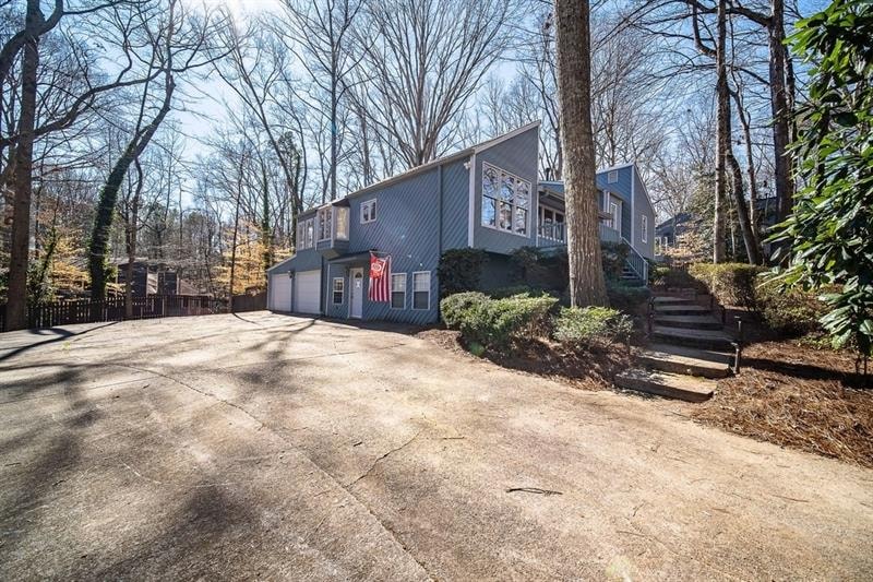 1300 Laurel Cliff Dr SE, Smyrna, GA 30082 - photo 1