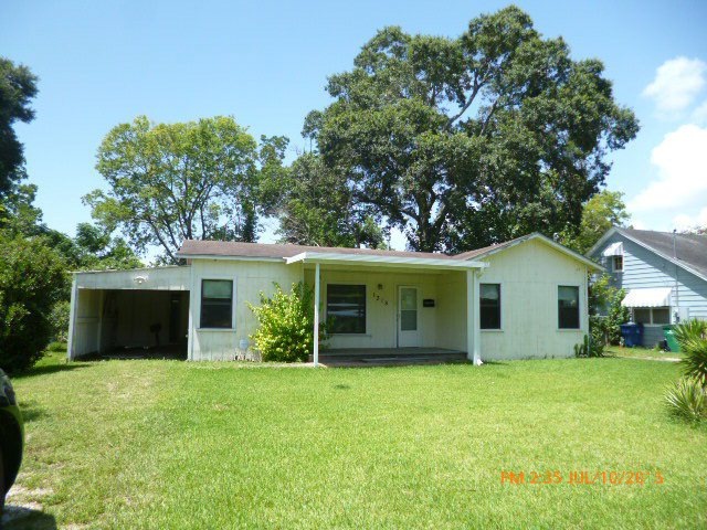 1318 Fairview Dr, Alvin, TX 77511 - photo 1