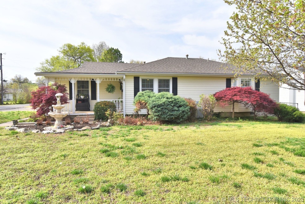 217 E Falletti Ave, Claremore, OK 74017 - photo 1