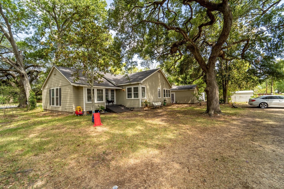 2917 Avenue K, Bay City, TX 77414 - photo 1