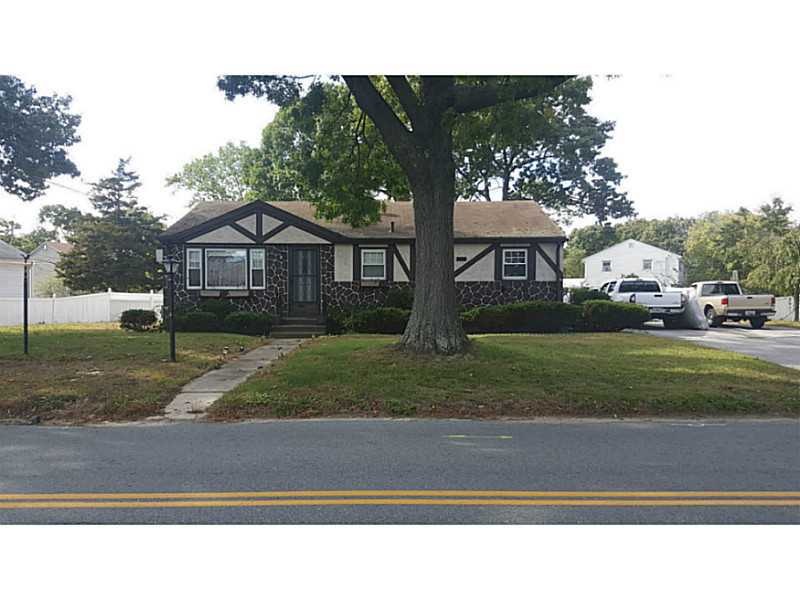 63 Wyoming Ave, Warwick, RI 02888 - photo 1