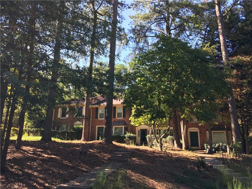 Exceptional Fee Simple Townhome!