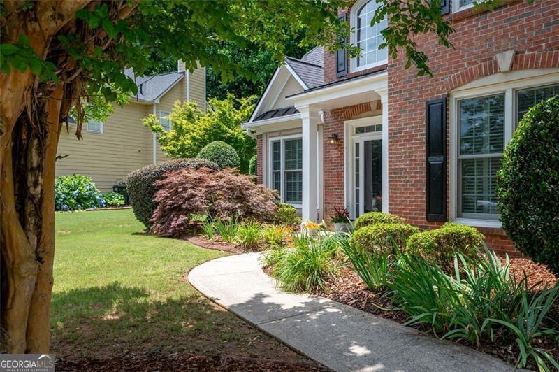 Welcome to this meticulously maintained home!