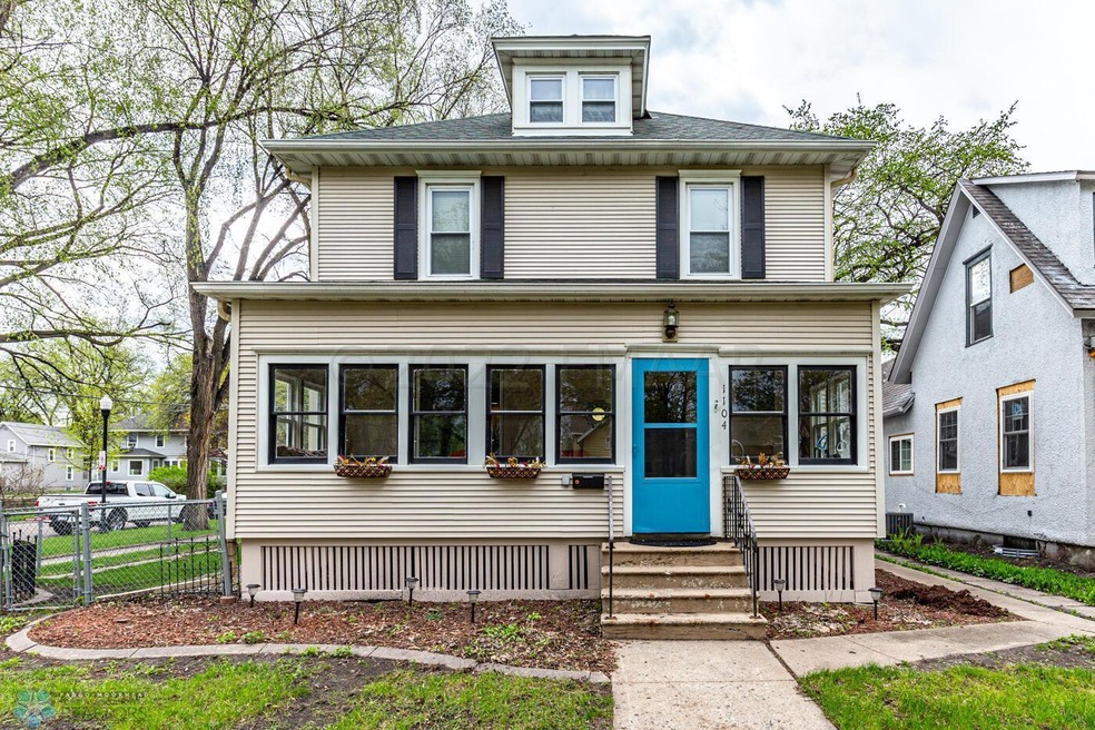 1104 4th Ave S, Fargo, ND 58103 - photo 1