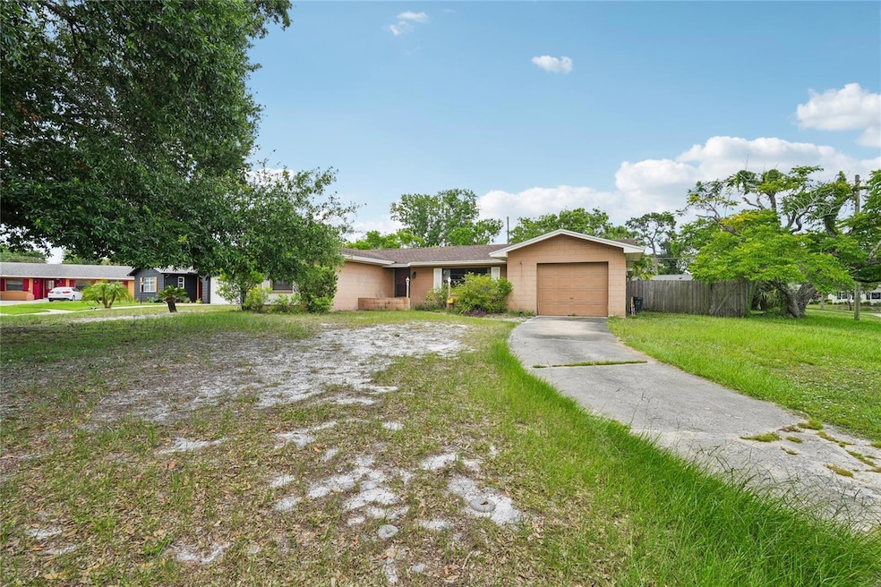 Welcome to 2020 Cocos Ct. in the Winter Park Community of Eastbrook