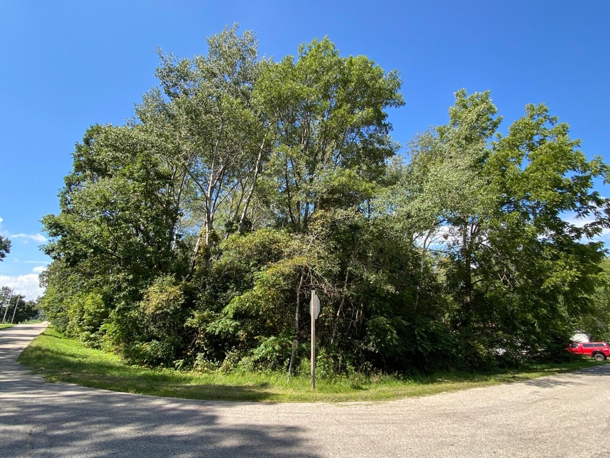 Nice corner lot