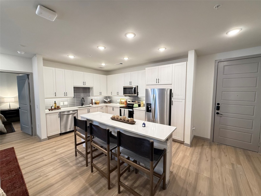 11604 Stonehollow Dr unit B6.252, Austin, TX 78758 - photo 1