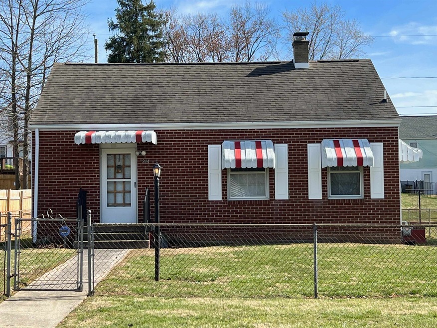 214 James Ave, Waynesboro, VA 22980 - photo 1