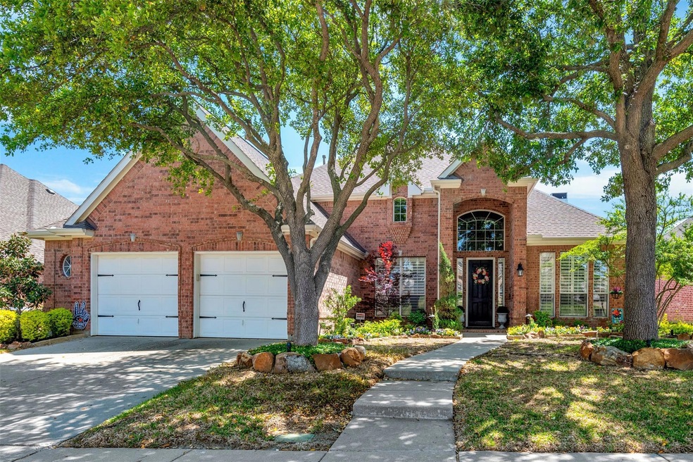 Welcome to 705 Crabapple nestled on a quiet cul-de-sac lot in Stonebridge Ranch!