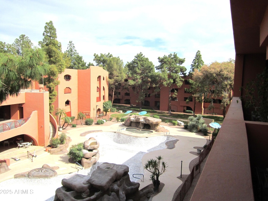 11 413 VIEW MAIN POOL & CLUBHOUSE FROM P