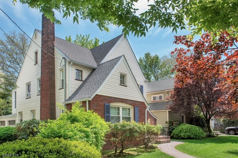 2 Oakridge Rd, Bloomfield, NJ 07003 - photo 1