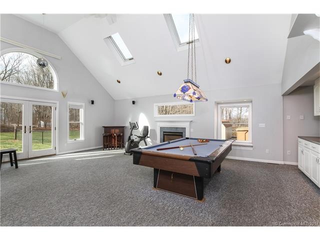 135 West St, Columbia, CT 06237 - photo 1