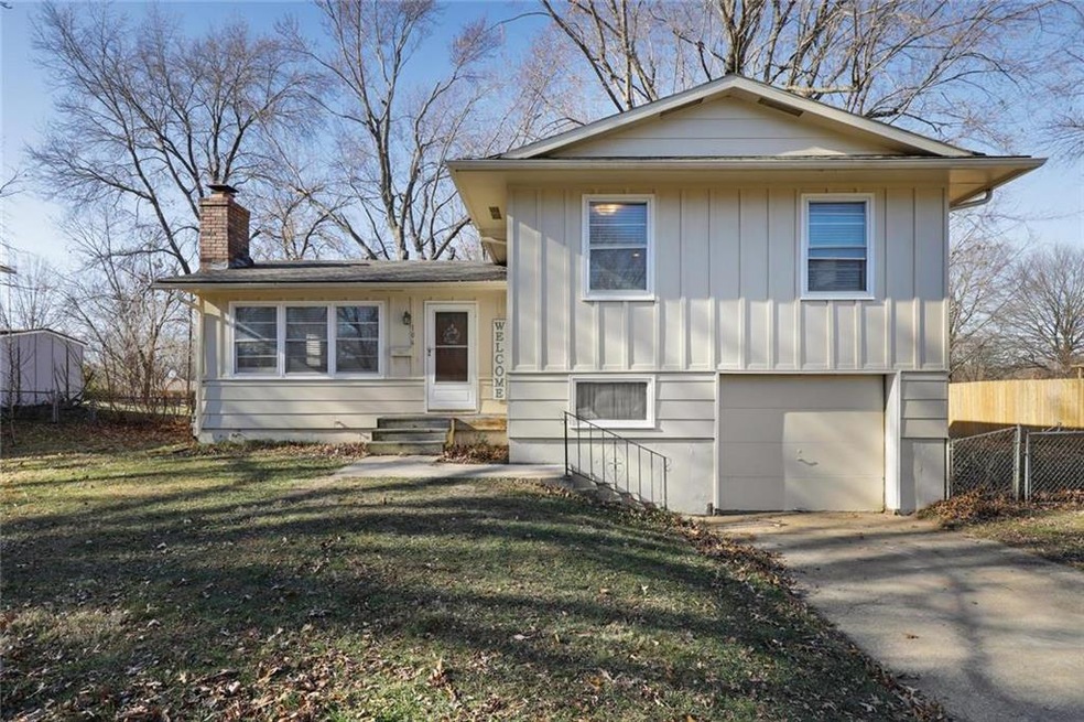 Welcome to 106 SW Alderson Place!