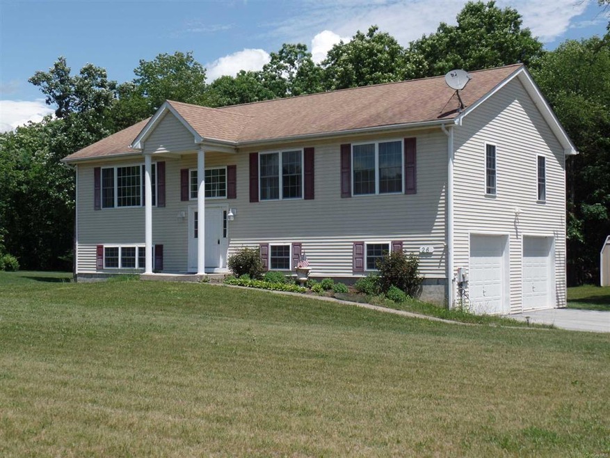 26 Bellas Way, Poughkeepsie, NY 12601 - photo 1