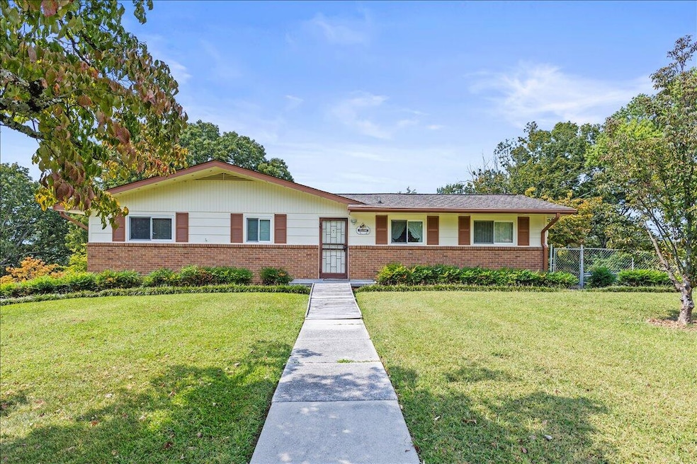 For Sale $299,900 • Co-Listing Agent