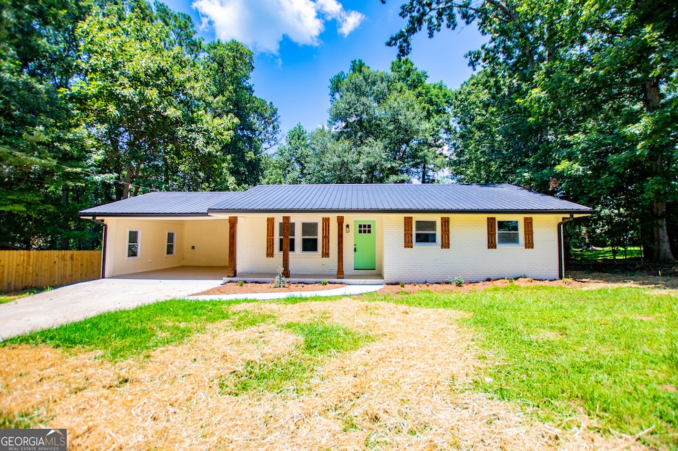 385 W Barbara Ln, Carrollton, GA 30117 - photo 1