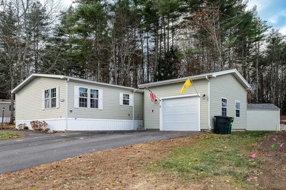 106 Eagle Dr, Rochester, NH 03868 - photo 1