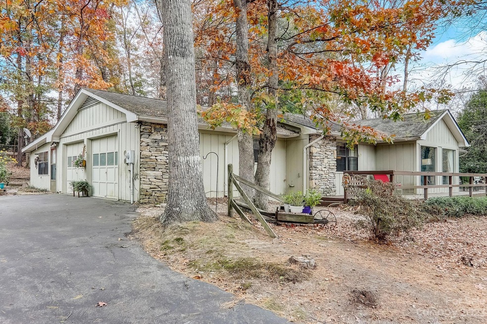 163 Atwood Dr, Hendersonville, NC 28792 - photo 1