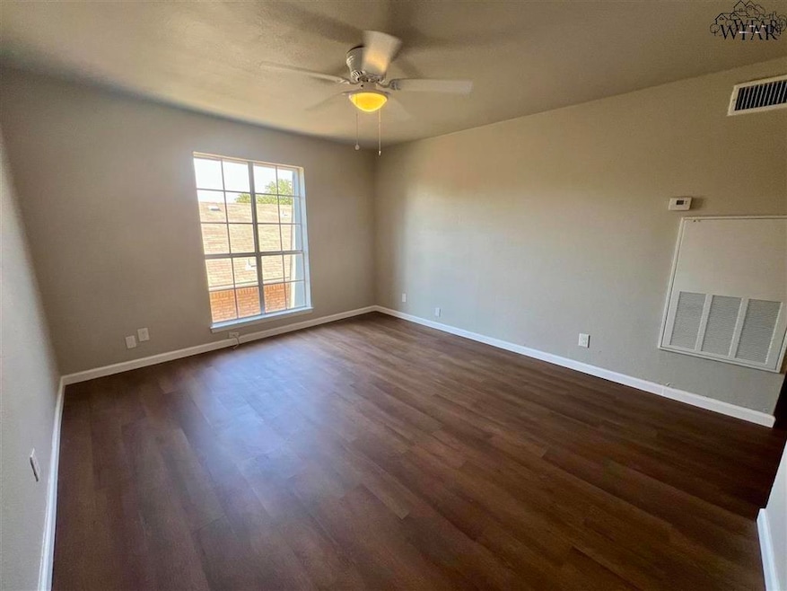 1509 Trigg Ln unit 307, Wichita Falls, TX 76306 - photo 1