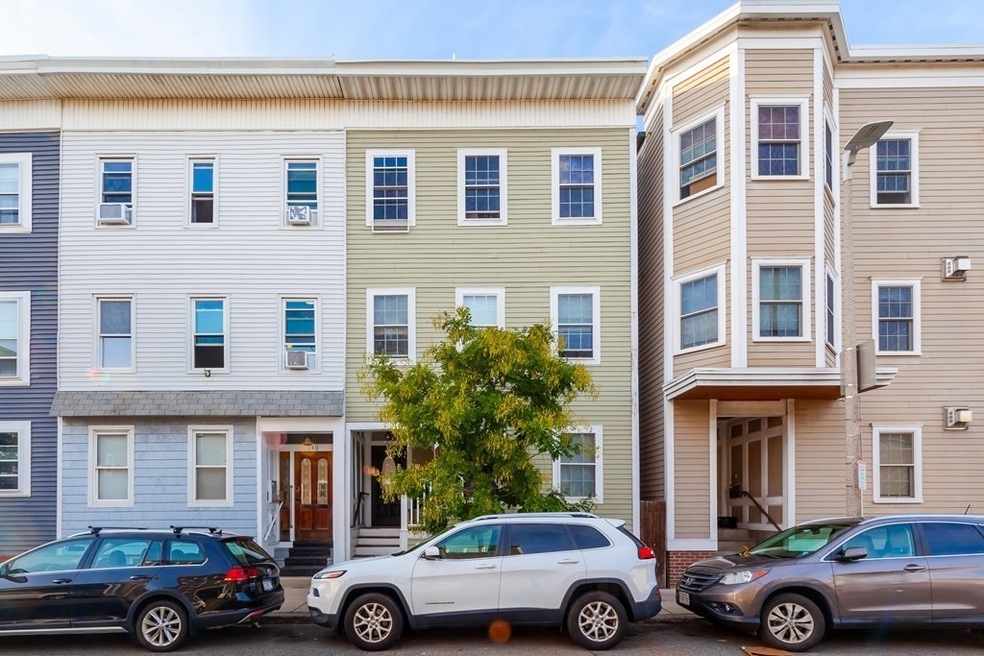 142 D St unit 1, Boston, MA 02127 - photo 1